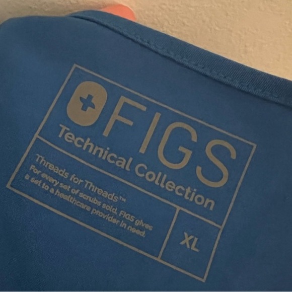 FIGS Scrub Top - Picture 2 of 2